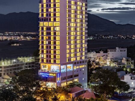 Khách sạn Dendro Gold Nha Trang 4*