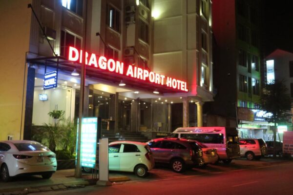 Khách Sạn Dragon Airport Hotel