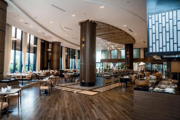 RAMADA HOTEL & AMP; SUITES BY WYNDHAM